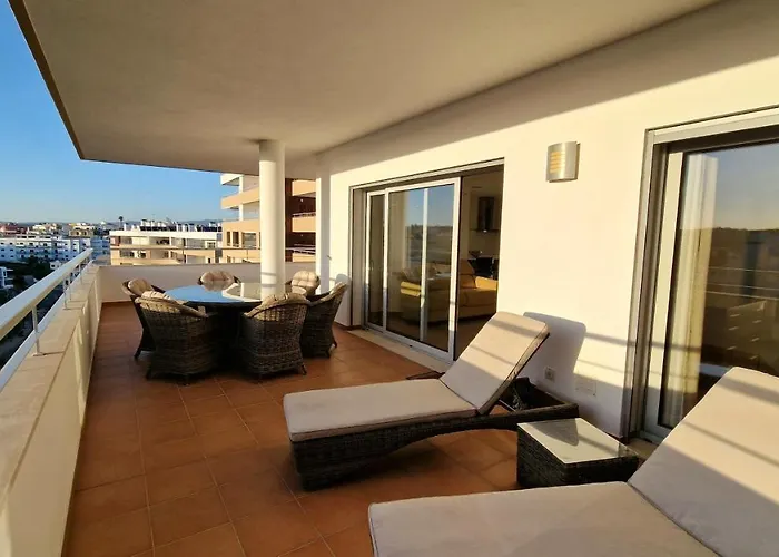 Deluxe 2 Bedroom Apartment With Bbq
