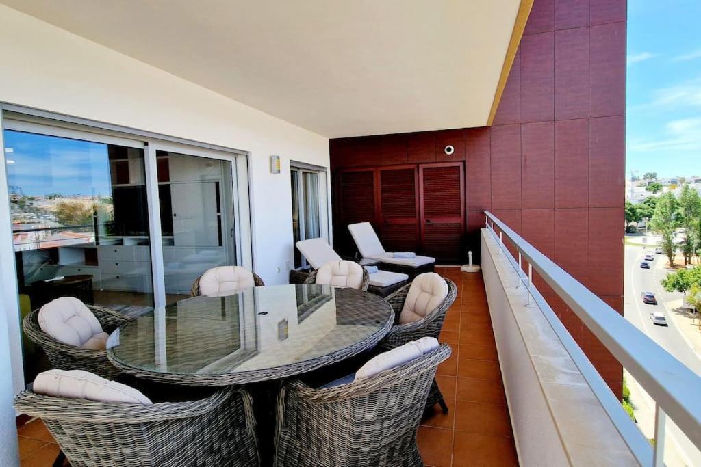 Deluxe 2 Bedroom With Bbq Apartment *